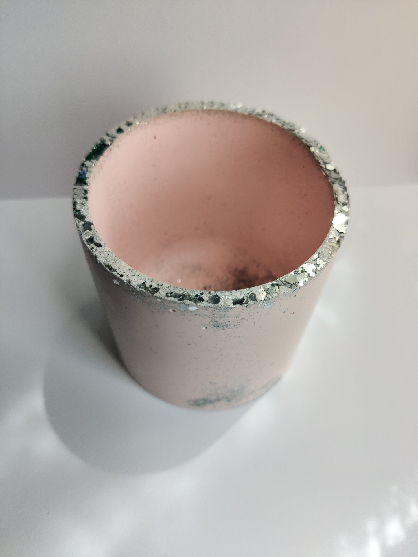 Rounded pot